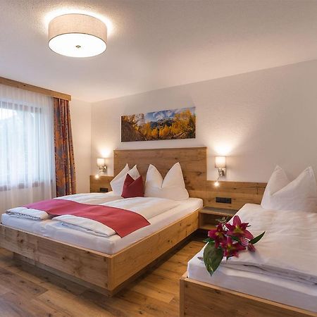 Alpenrose Appartements Burger Evelin 장크트안톤암아를베르크 외부 사진