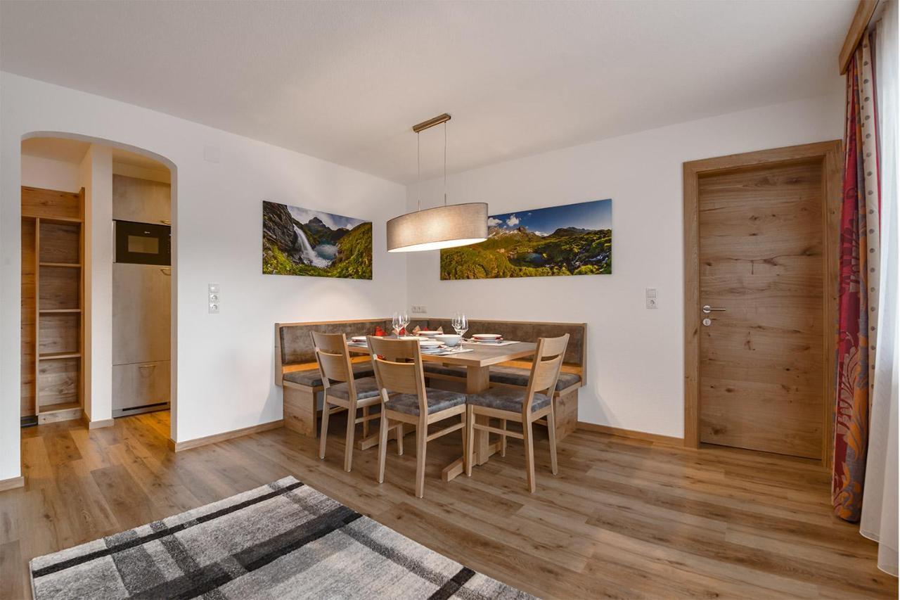 Alpenrose Appartements Burger Evelin 장크트안톤암아를베르크 외부 사진