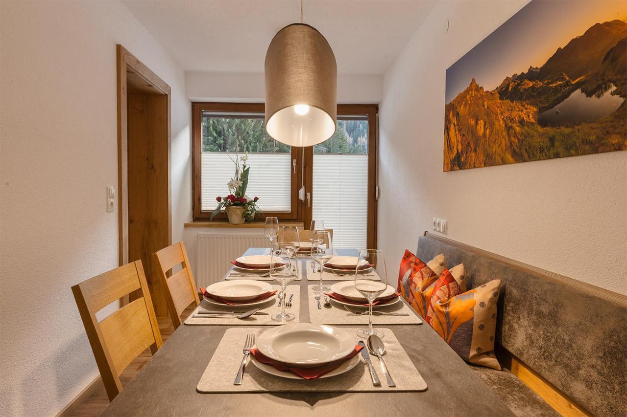 Alpenrose Appartements Burger Evelin 장크트안톤암아를베르크 외부 사진